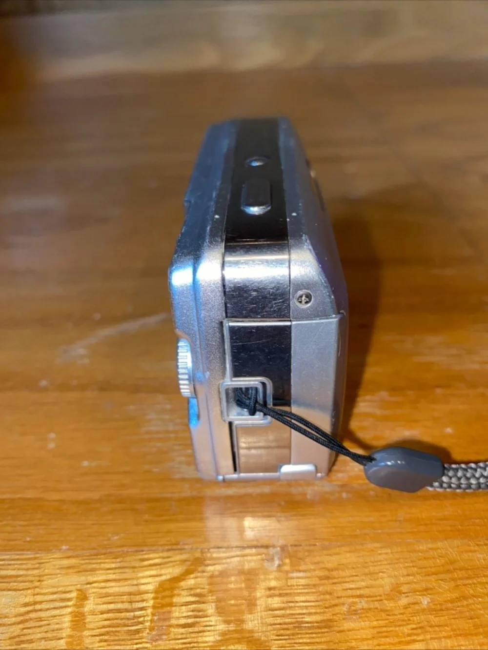Olympus Stylus 500 5.0MP All Weather Digital Camera Battery no Charger Untested